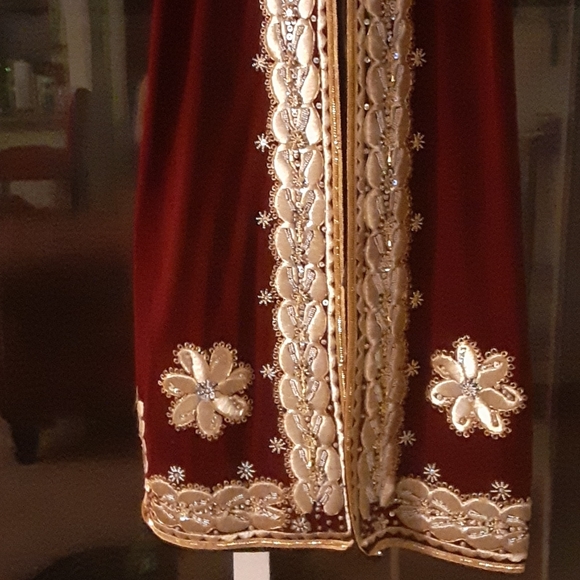 VINTAGE velvet red/gold embellish vest + Lining - Picture 10 of 11